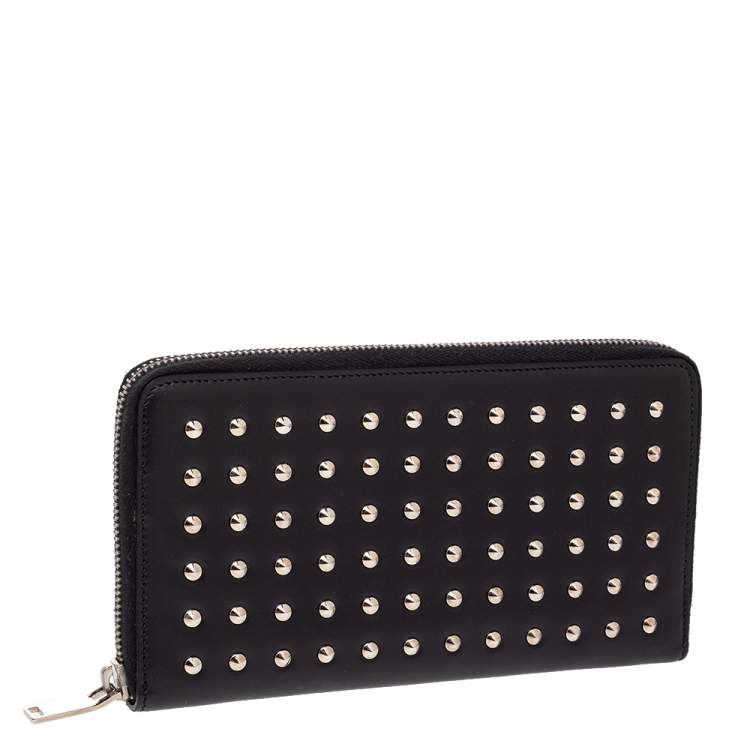 مملوكة مسبقًا  Saint Laurent Black Studded Leather Wallet
