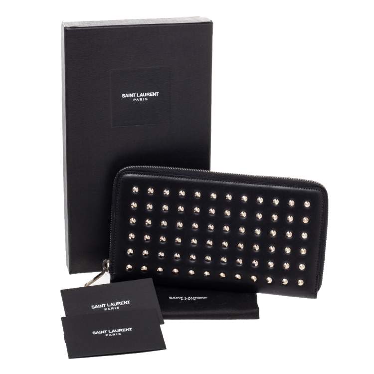 مملوكة مسبقًا  Saint Laurent Black Studded Leather Wallet
