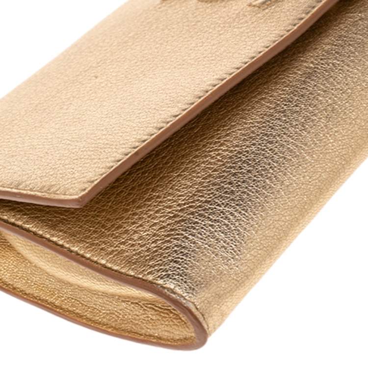 مملوكة مسبقًا Yves Saint Laurent Metallic Gold Leather Small Belle De Jour Flap Clutch