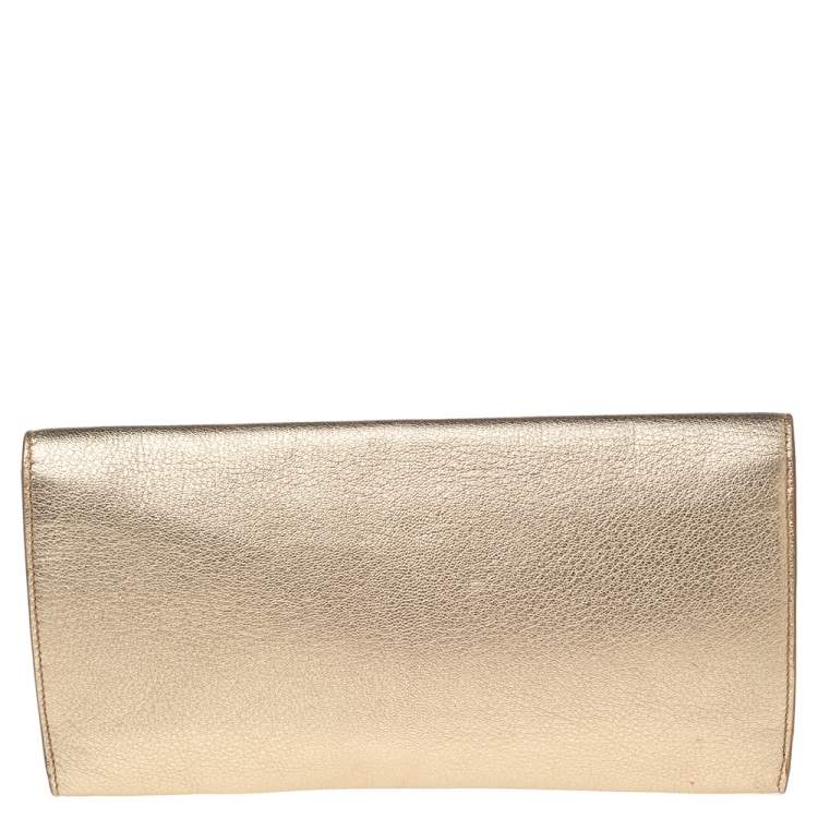 مملوكة مسبقًا Yves Saint Laurent Metallic Gold Leather Small Belle De Jour Flap Clutch