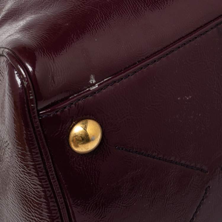 مملوكة مسبقًا Yves Saint Laurent Purple Patent Leather Medium Majorelle Satchel