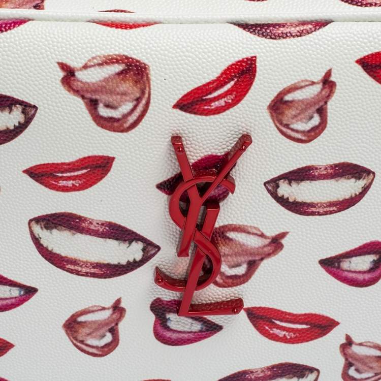 Pre Owned Yves Saint Laurent White/Red Grain De Poudre Lips Print Leather Medium Camera Bag