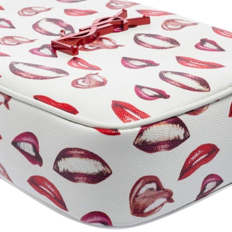Pre Owned Yves Saint Laurent White/Red Grain De Poudre Lips Print Leather Medium Camera Bag