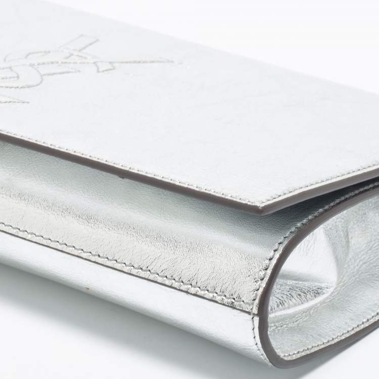 مملوكة مسبقًا Yves Saint Laurent Silver Glossy Leather Belle De Jour Flap Clutch