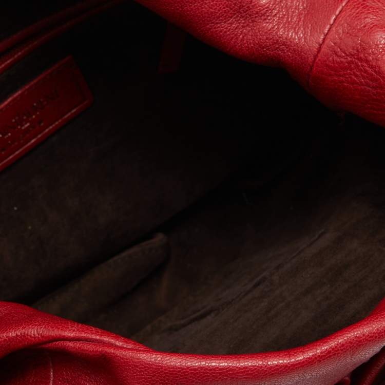 مملوكة مسبقًا Yves Saint Laurent Red Leather Petal Nadja Hobo
