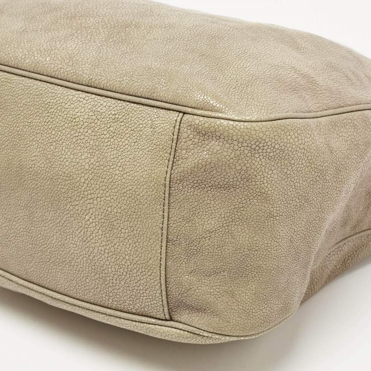 Pre Owned Yves Saint Laurent Light Green Stingray Embossed Leather Roady Hobo