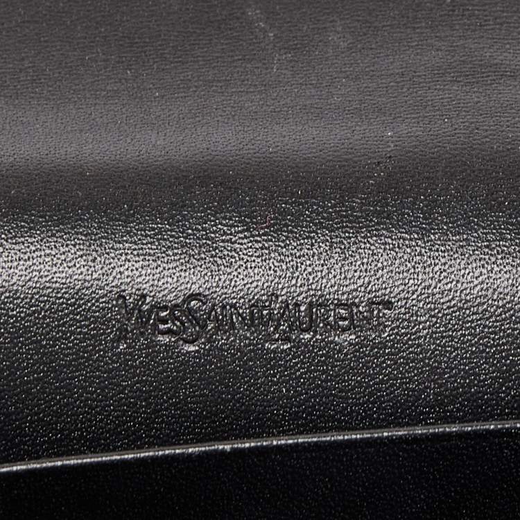مملوكة مسبقًا Yves Saint Laurent Black Patent Leather Belle De Jour Wallet on Chain