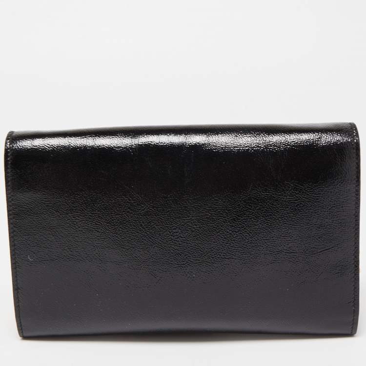 مملوكة مسبقًا Yves Saint Laurent Black Patent Leather Belle De Jour Wallet on Chain