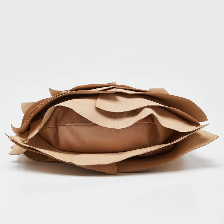 مملوكة مسبقًا Yves Saint Laurent Beige Leather St. Tropez Horn Hobo
