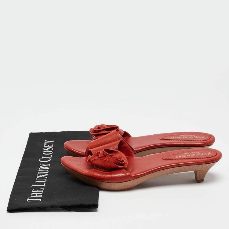 Pre Owned Yves Saint Laurent Red Leather Flower Applique Clogs Size 39