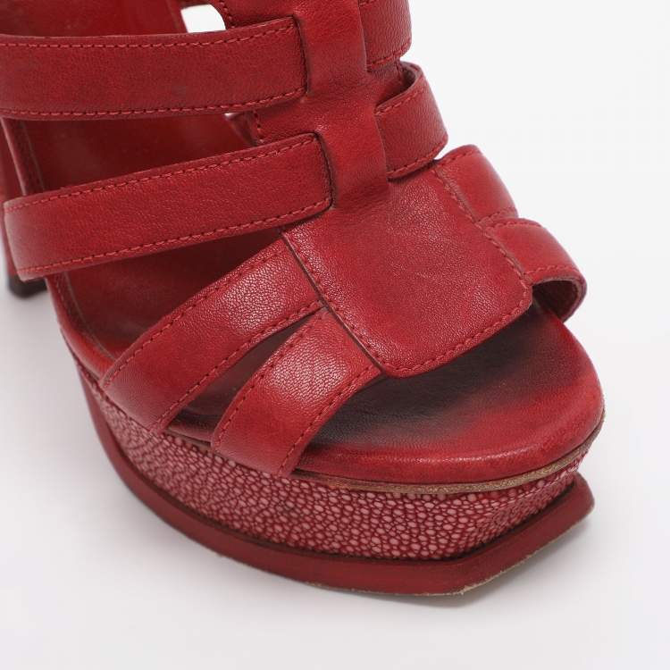 مملوكة مسبقًا Yves Saint Laurent Tribute Size 35 Red Leather and Stingray Leather Platform Sandals