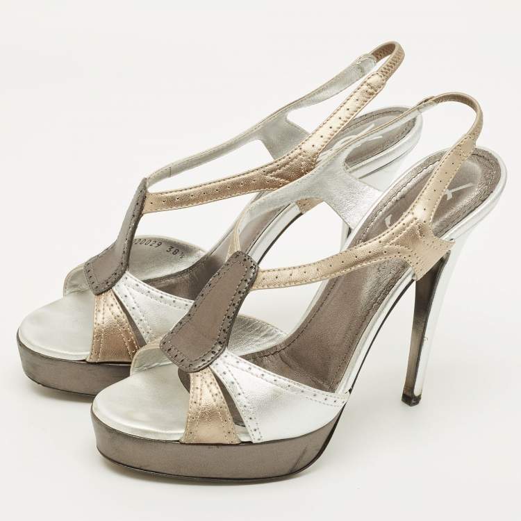 مملوكة مسبقًا Yves Saint Laurent Size 38.5 Silver Leather Ankle Strap Sandals