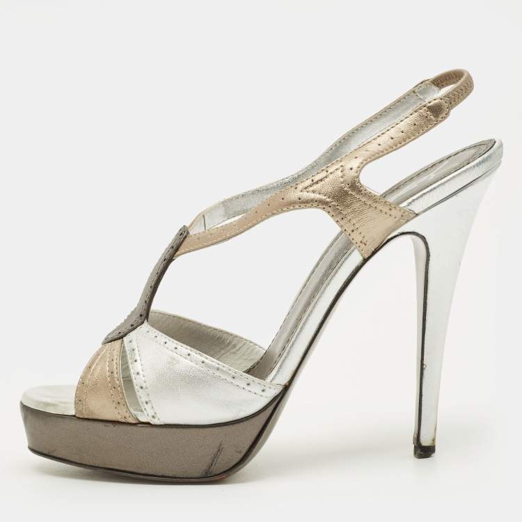 مملوكة مسبقًا Yves Saint Laurent Size 38.5 Silver Leather Ankle Strap Sandals