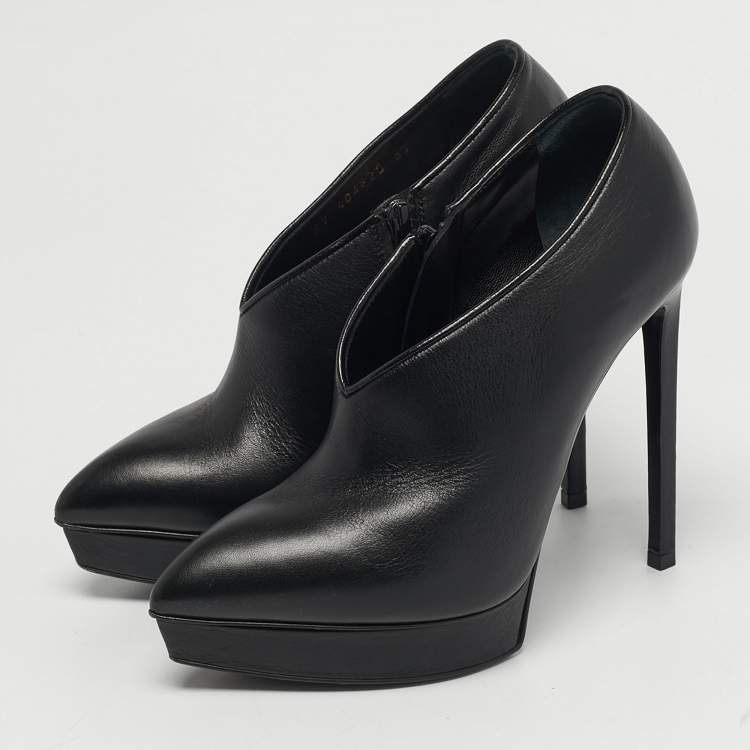 مملوكة مسبقًا Yves Saint Laurent Size 37 Black Platform Leather Booties
