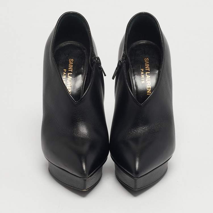 مملوكة مسبقًا Yves Saint Laurent Size 37 Black Platform Leather Booties