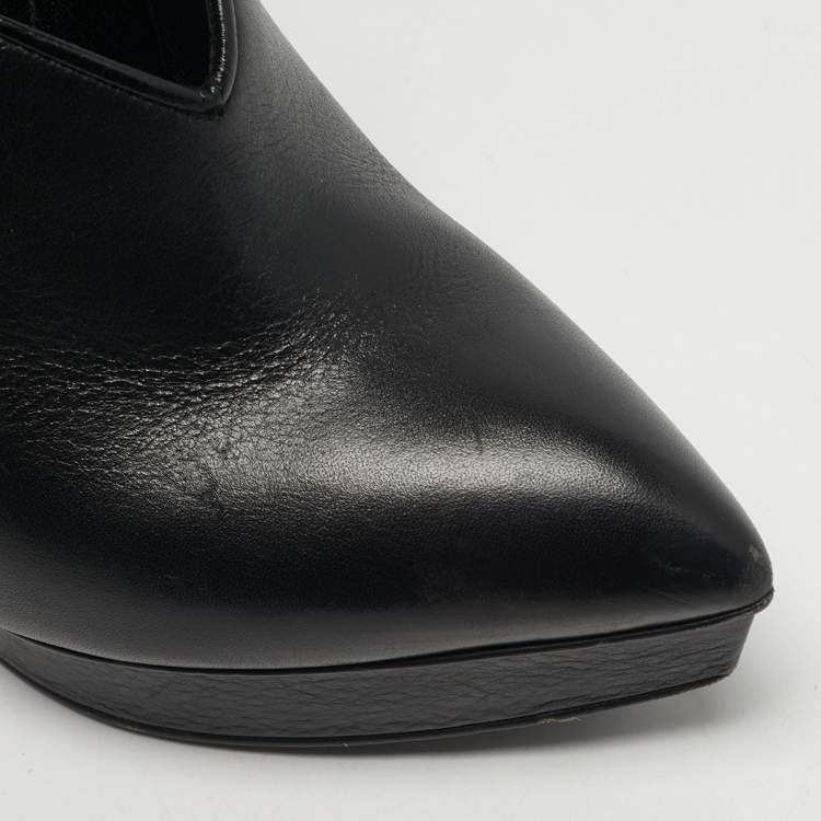 مملوكة مسبقًا Yves Saint Laurent Size 37 Black Platform Leather Booties