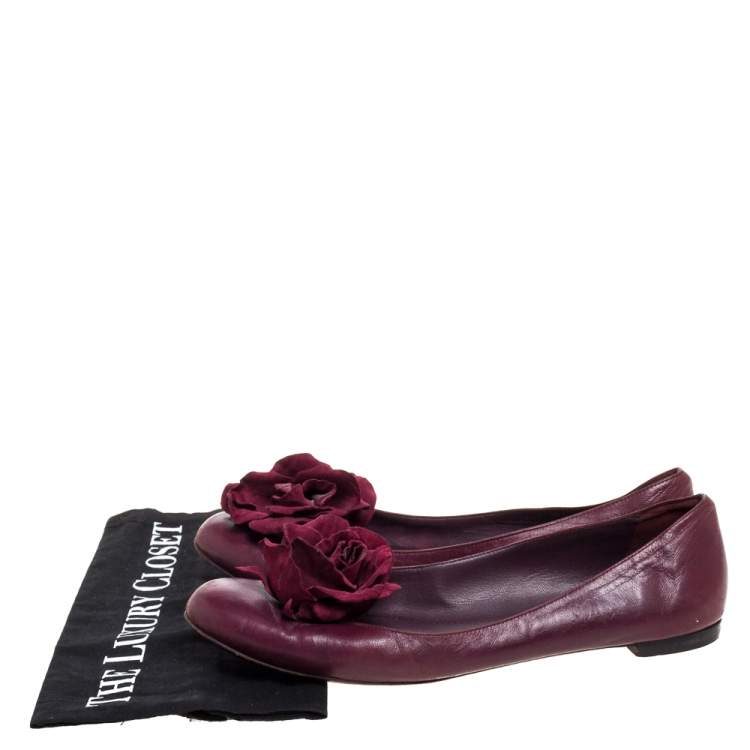 Pre Owned Yves Saint Laurent Burgundy Leather Rose Embellished Ballet Flats Size 39.5