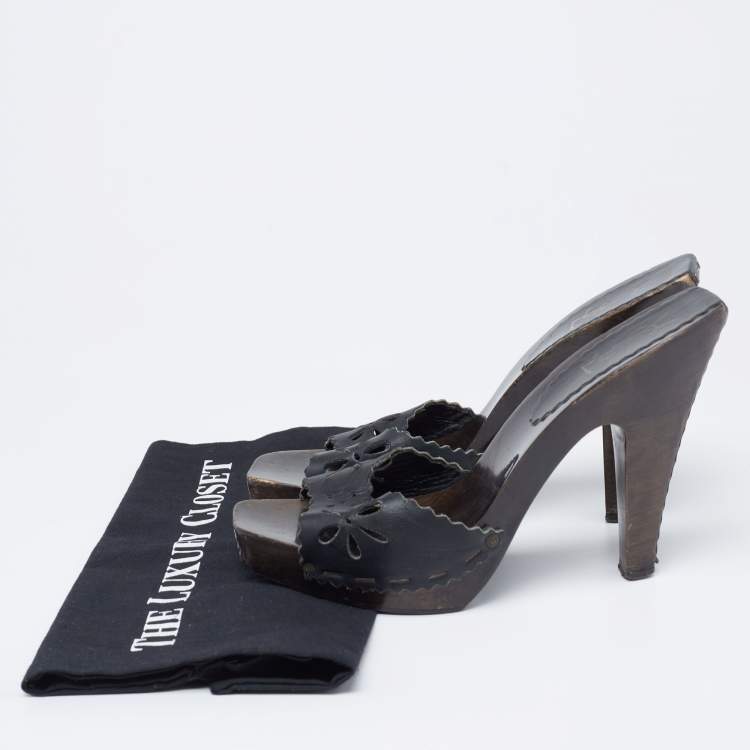 Pre Owned Yves Saint Laurent Black Cutout Leather  Slide Sandals Size 39