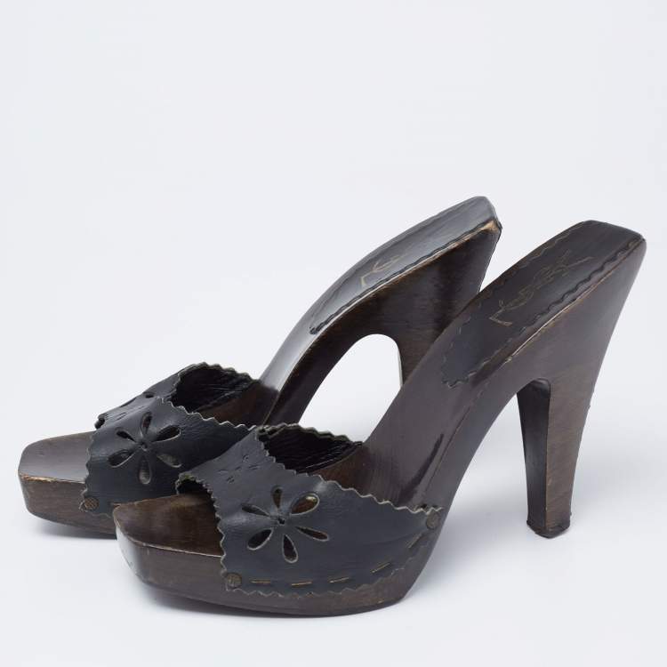 Pre Owned Yves Saint Laurent Black Cutout Leather  Slide Sandals Size 39