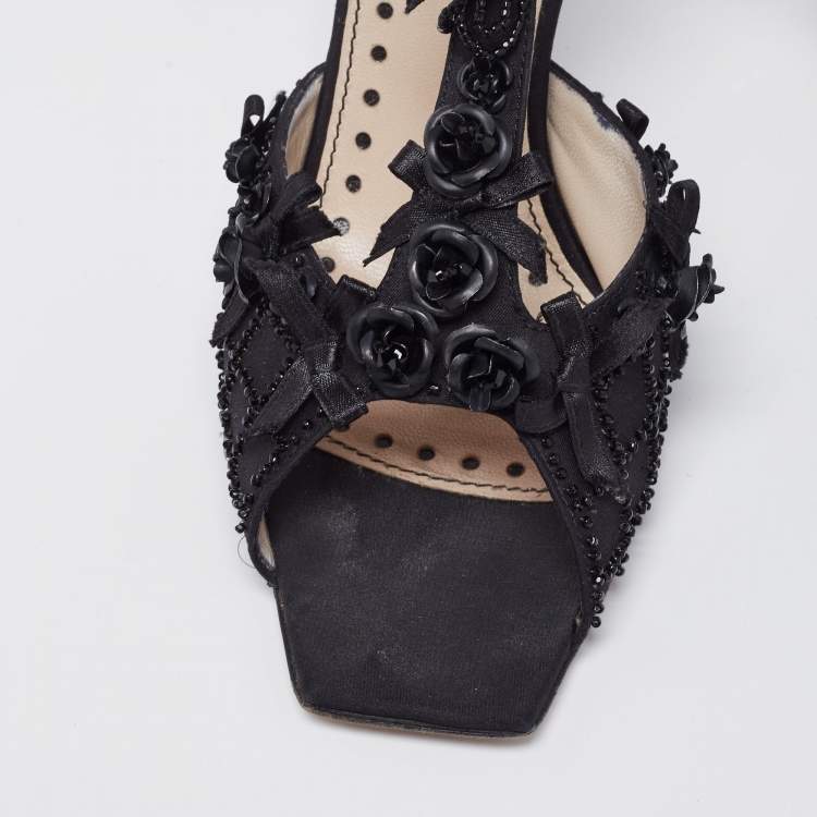 Pre Owned Saint Laurent Black Fabric Embellished Floral T-Strap Open Toe Sandals Size 37