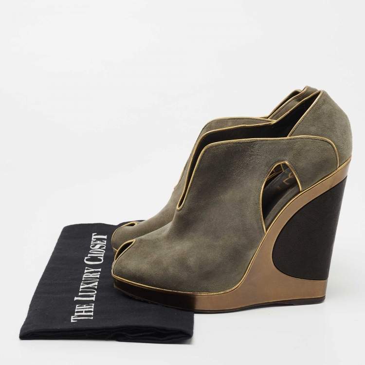 Pre Owned Yves Saint Laurent Grey/Gold Suede and Leather Peep Toe Wedge Pumps Size 38