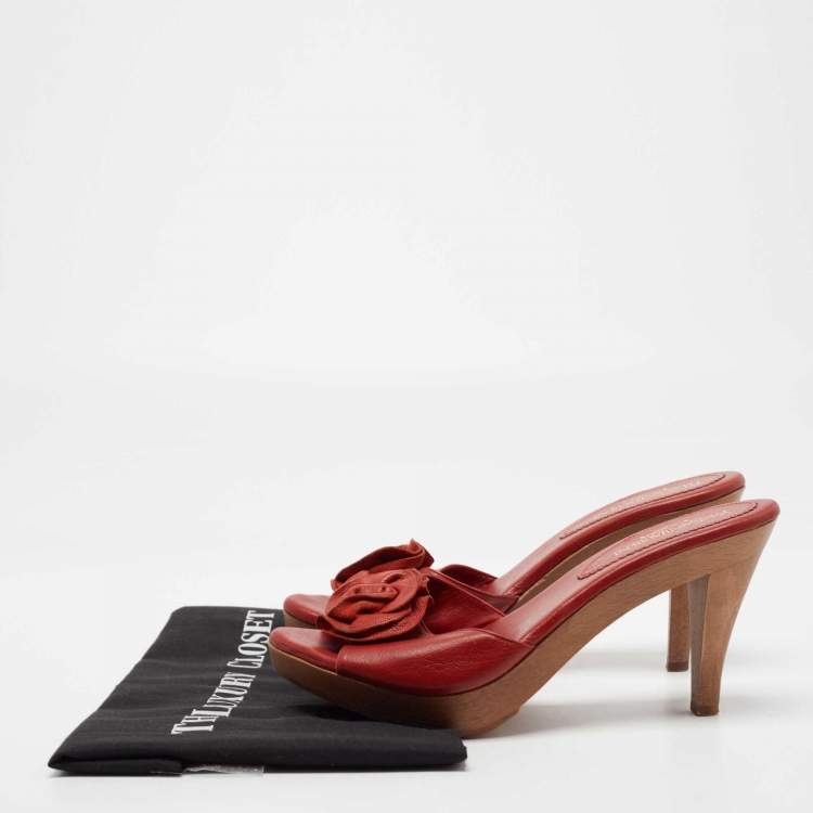 Pre Owned Yves Saint Laurent Dark Orange Leather Flower Applique Clogs Size 39