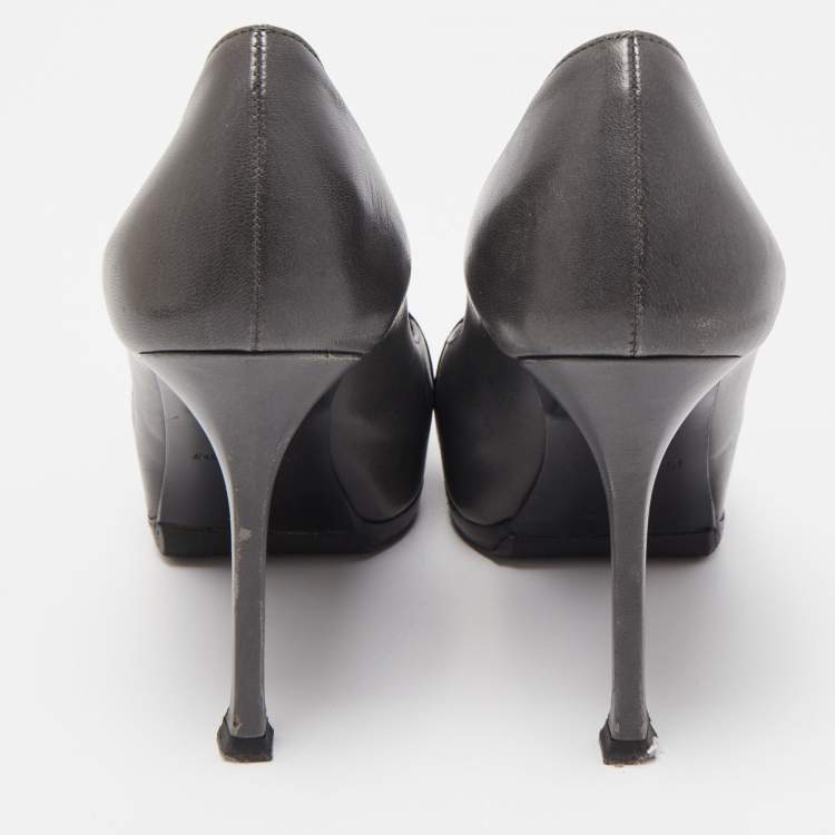 Pre Owned Yves Saint Laurent Grey/Black Leather and Patent Tribtoo Pumps Size 36
