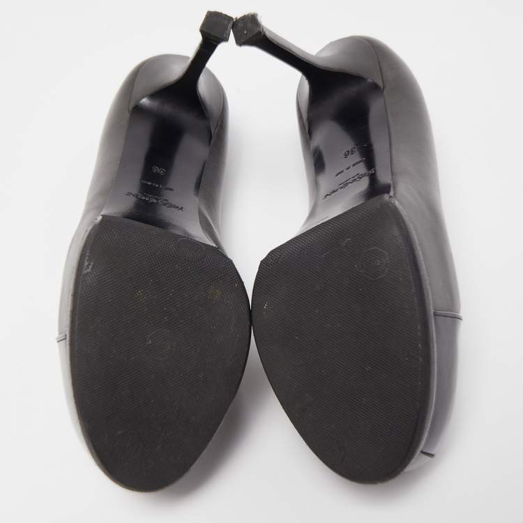 Pre Owned Yves Saint Laurent Grey/Black Leather and Patent Tribtoo Pumps Size 36