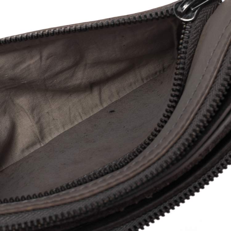 Pre Owned Zadig and Voltaire Grey Leather Skull Studded Wristlet Pouch