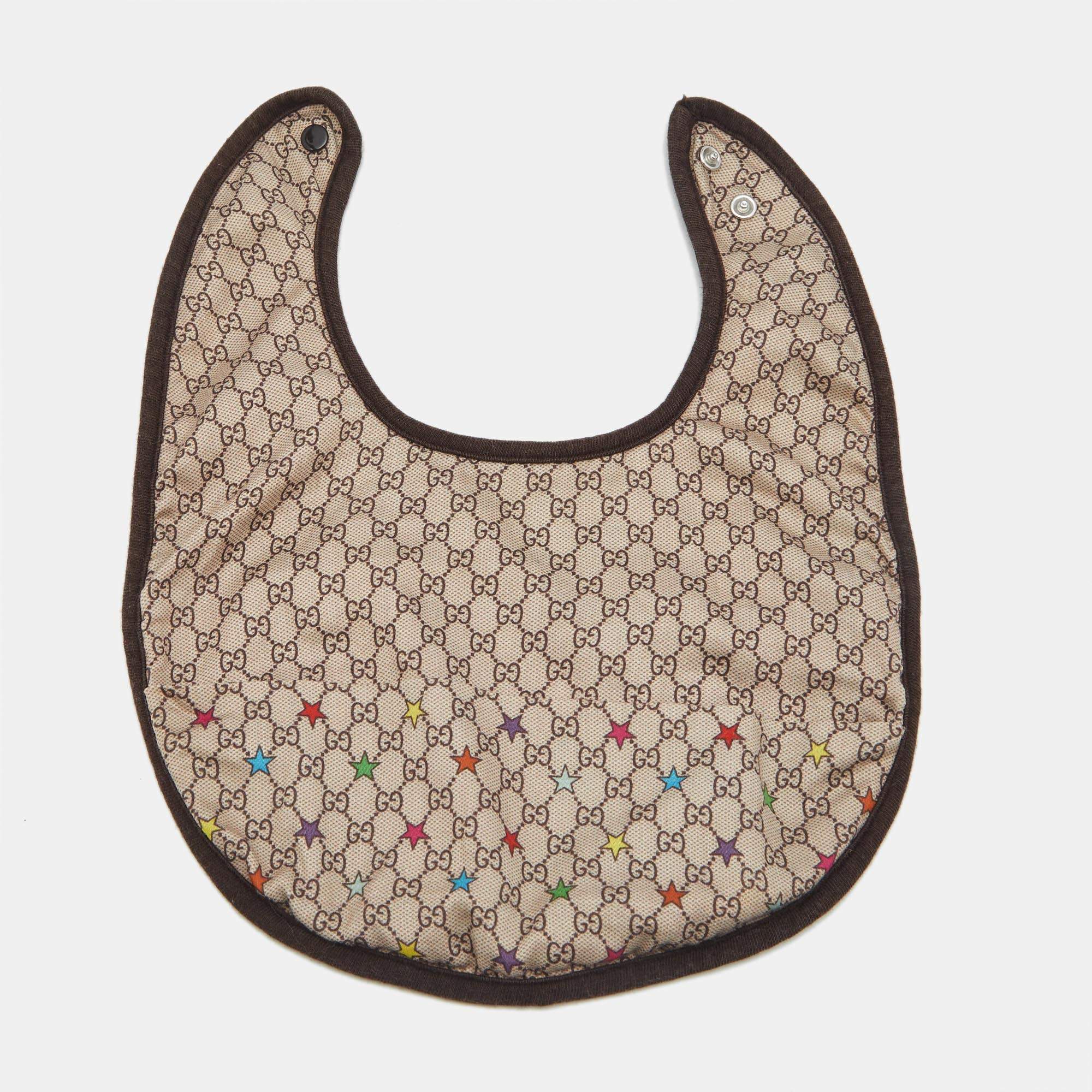مملوكة مسبقًا مريلة أطفال قطنية بطباعة GG بنية من غوتشي