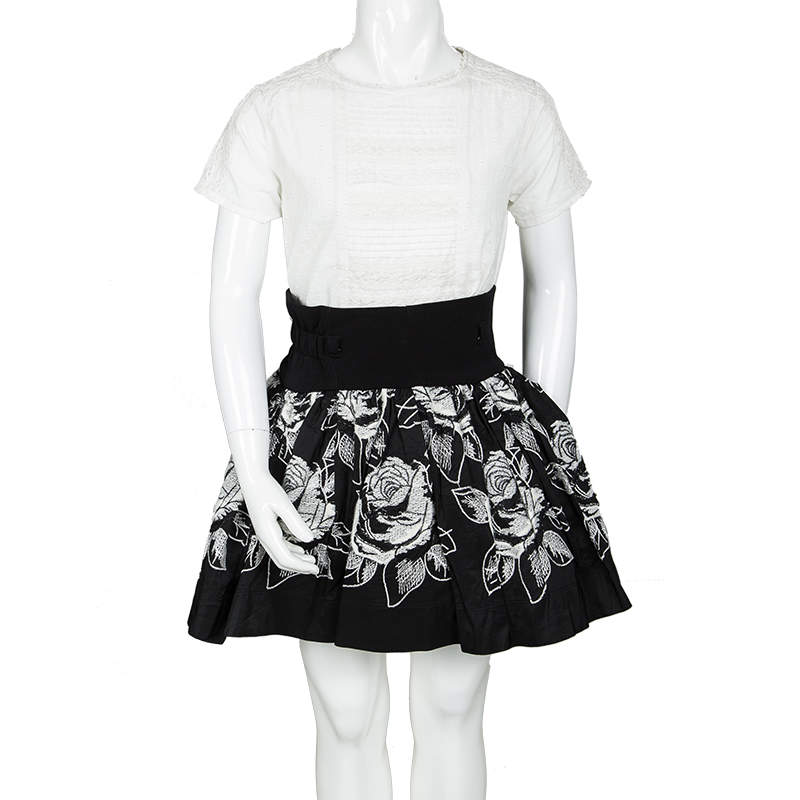 Pre Owned Monnalisa Monochrome Rose Emroidered Gathered Skirt 4 Yrs