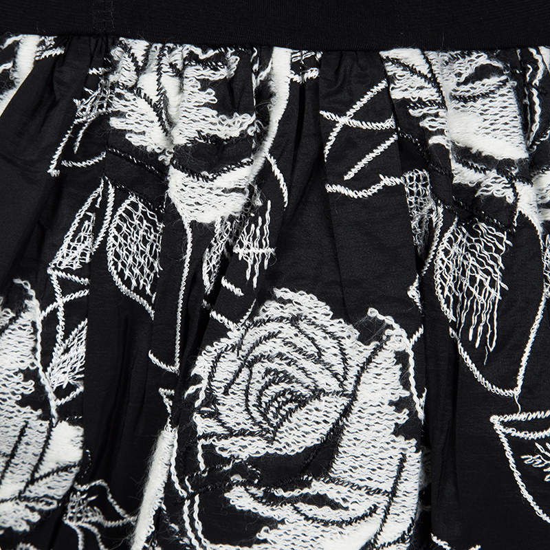 Pre Owned Monnalisa Monochrome Rose Emroidered Gathered Skirt 4 Yrs