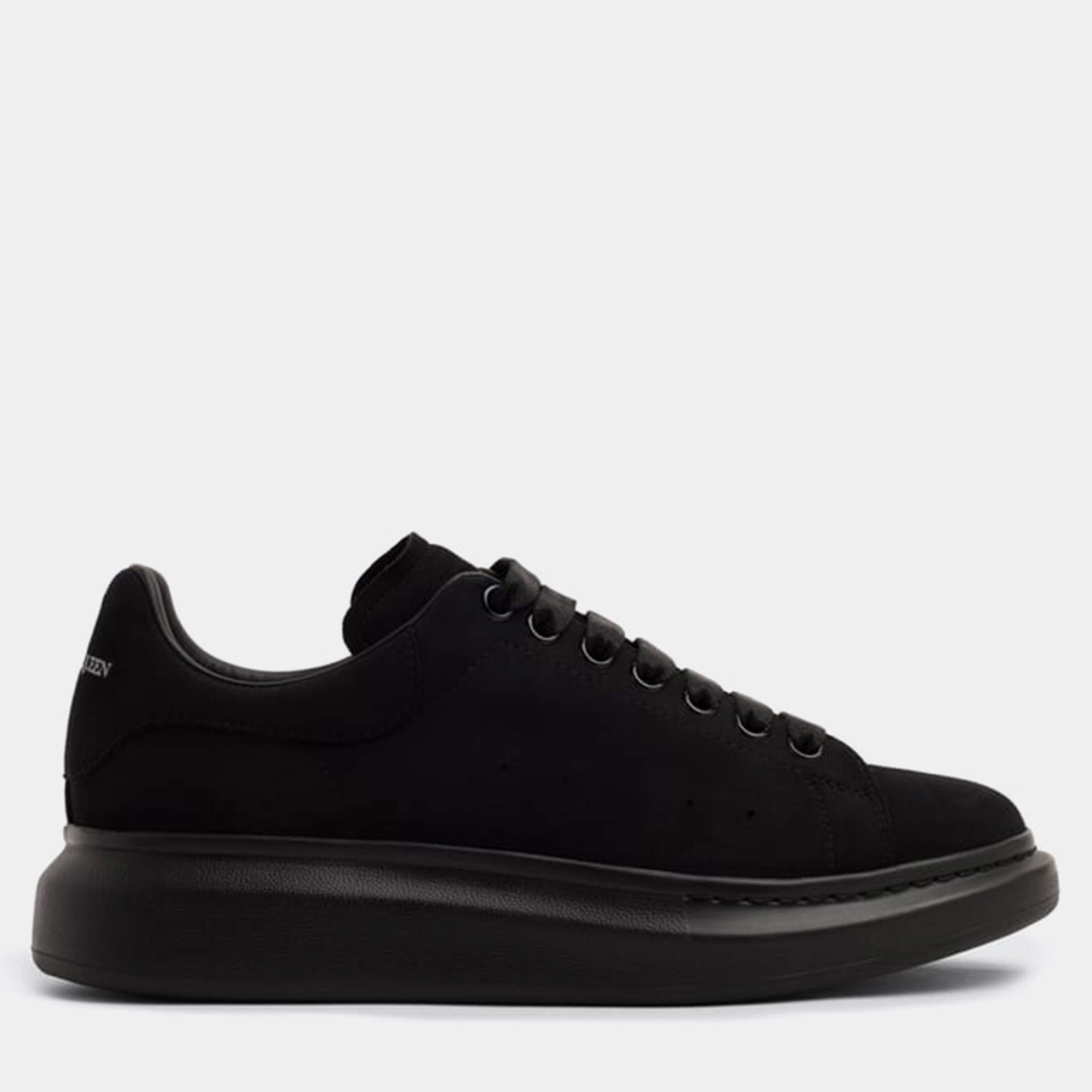 مملوكة مسبقًا Alexander McQueen Oversized Sneaker Triple Black Size 46