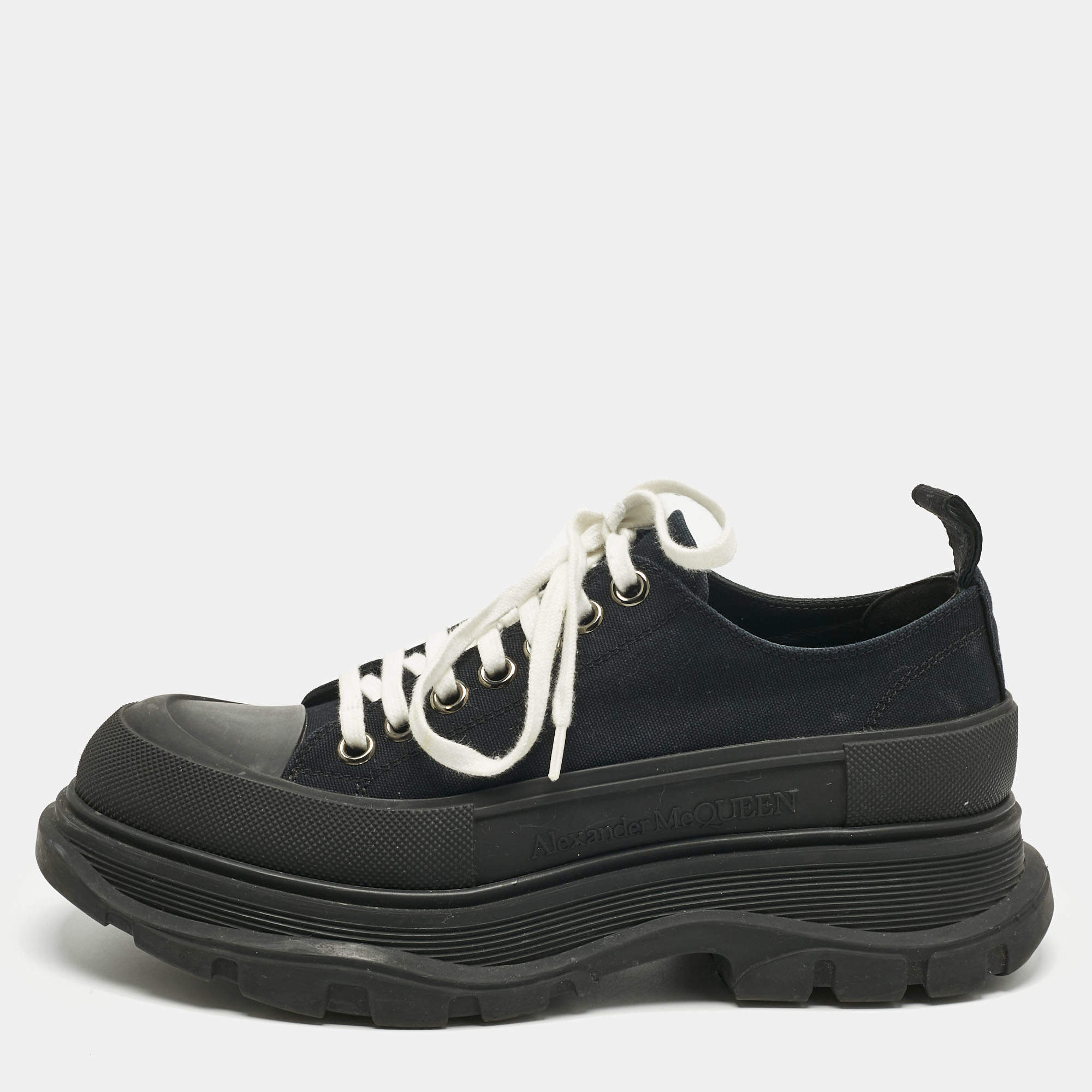 Pre Owned Alexander McQueen Black Canvas And Rubber Tread Slick Low Top Sneakers Size 40