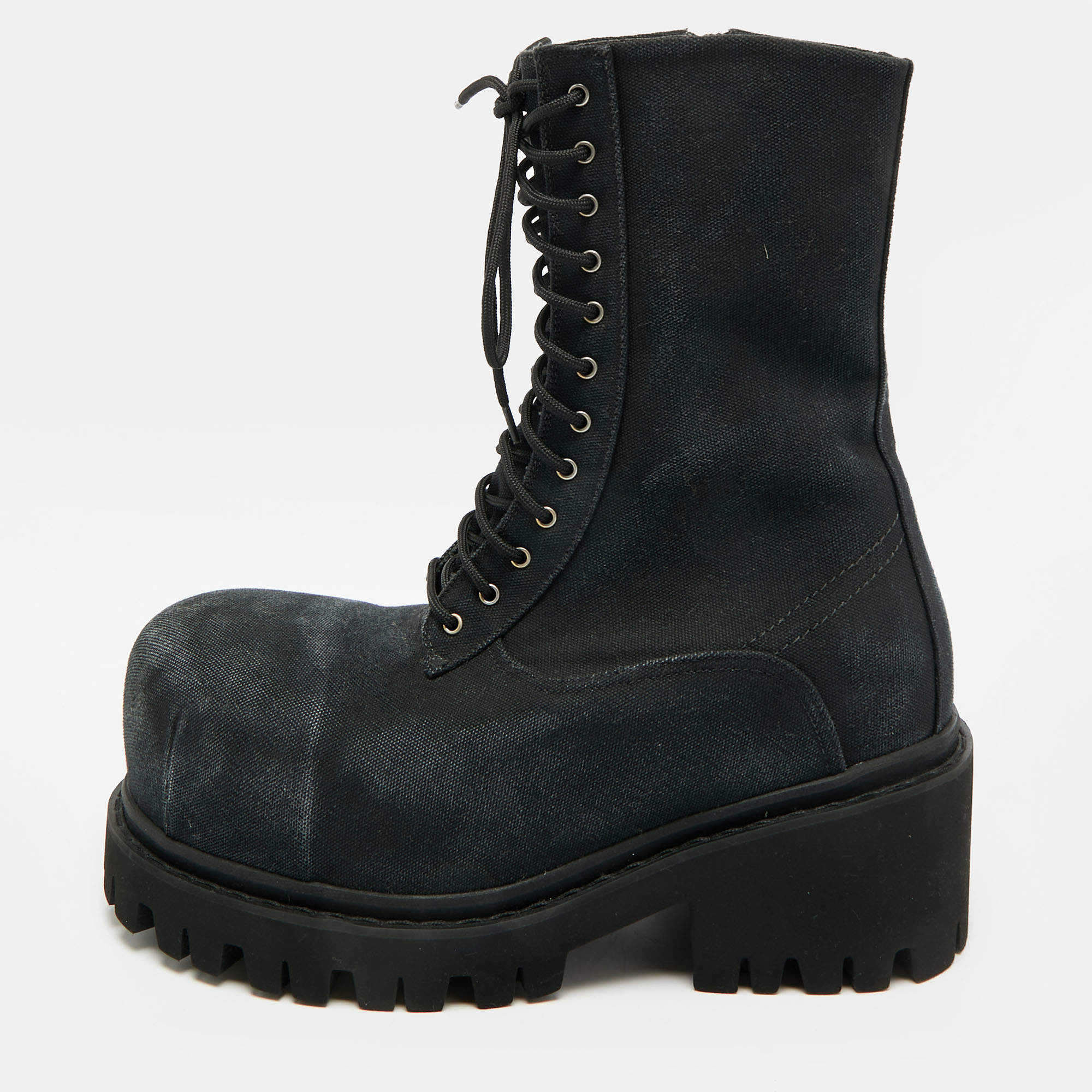 مملوكة مسبقًا بوت بالنسياغا كومبات دينيم أسود مقاس 41