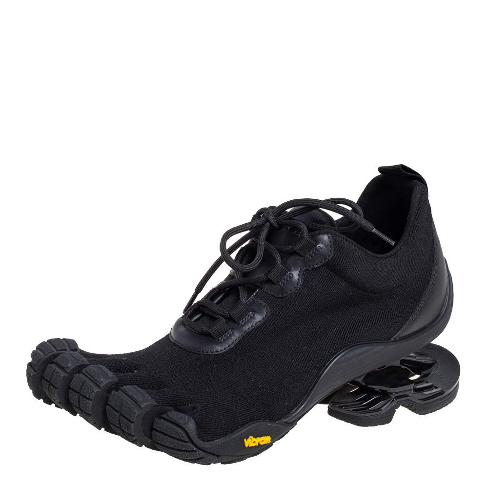 Pre Owned حذاء رياضي بالنسياغا اكس فيبرام جلد وقماش تريكو أسود أصابع رباط علوي منخفض من أعلى مقاس 43