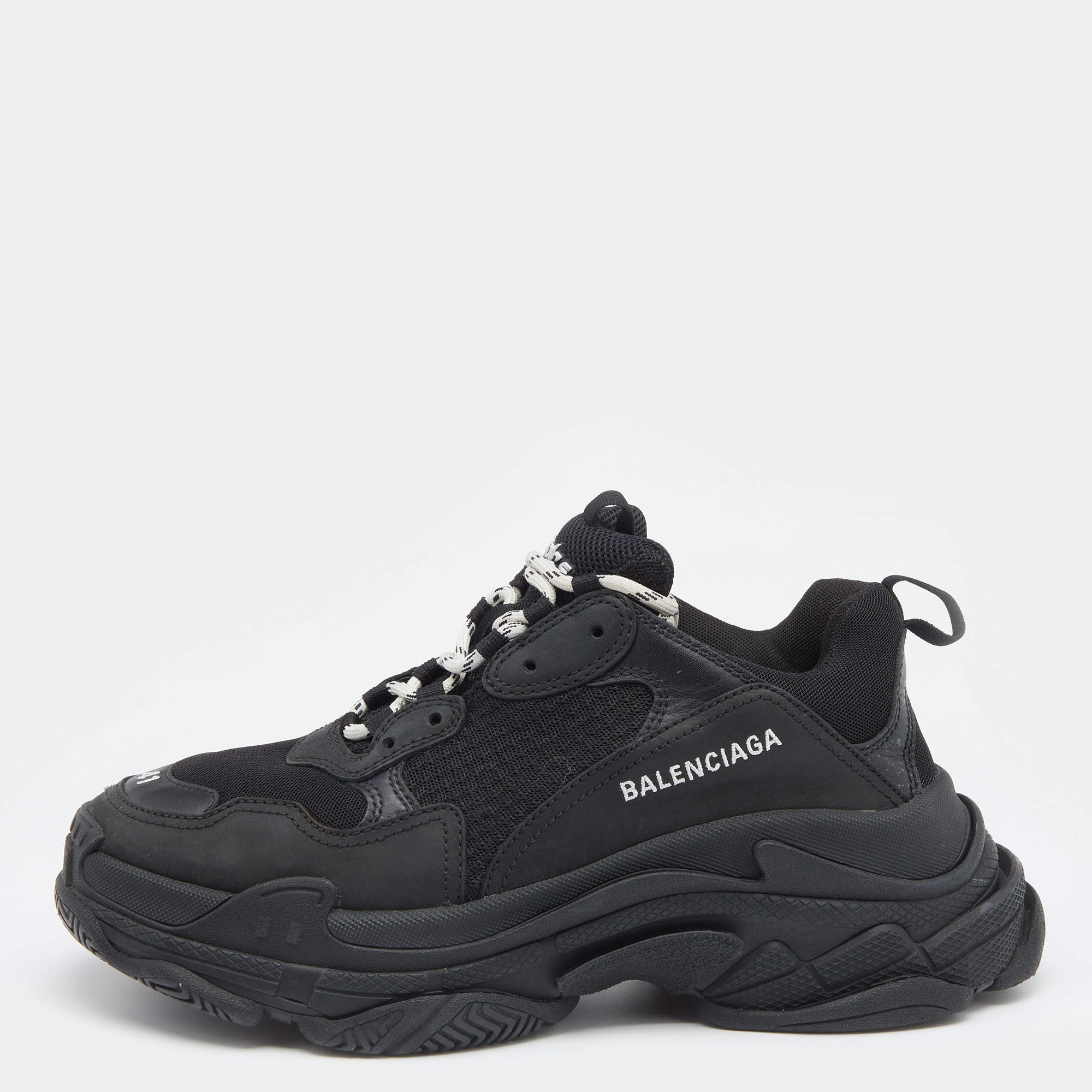【BALENCIAGA Triple S Black イタリア製 サイズ41】 Balenciaga Black Nubuck Leather And Mesh Triple S Sneakers Size 41