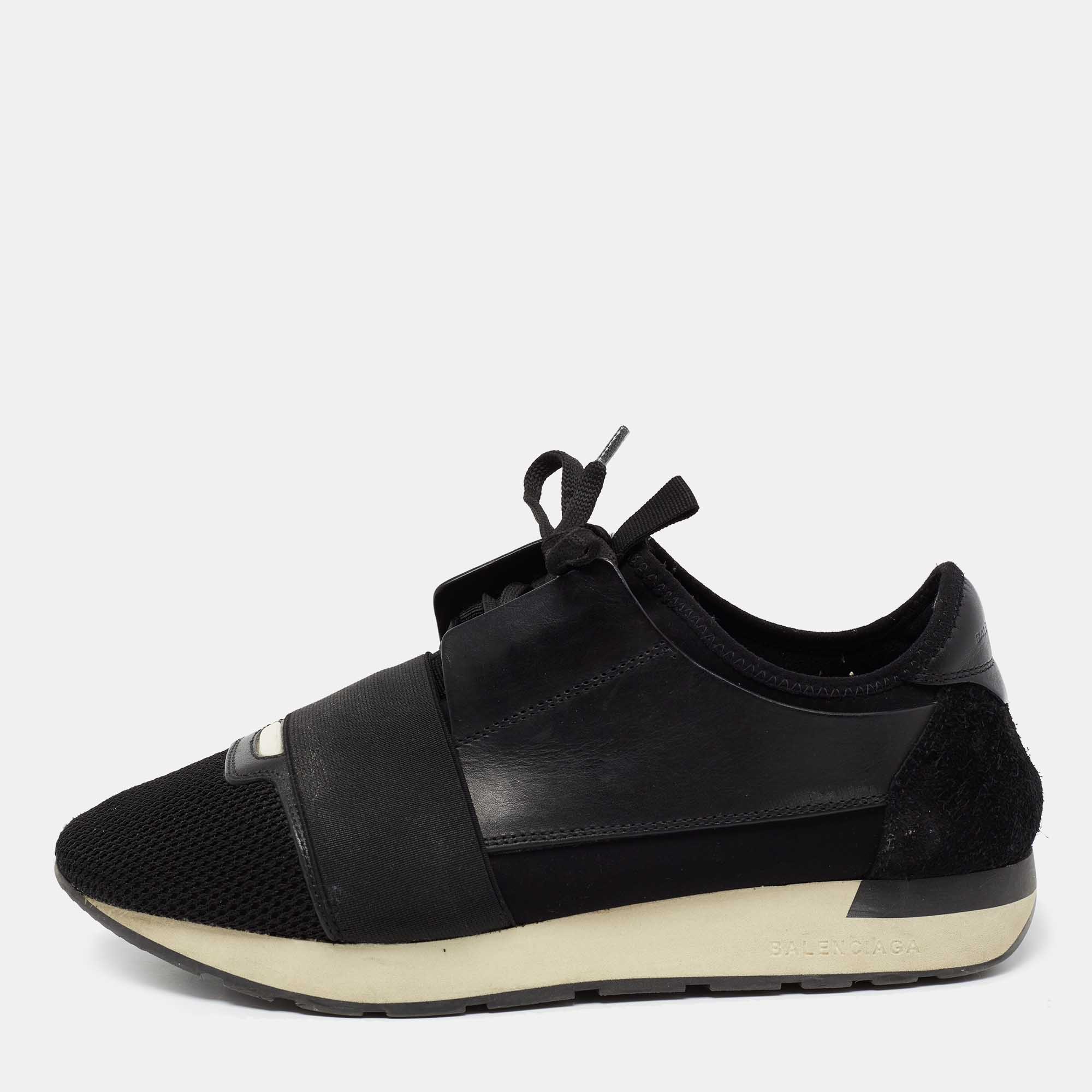 مملوكة مسبقًا حذاء رياضي بالنسياغا رانر شبك وجلد أسود مقاس 40