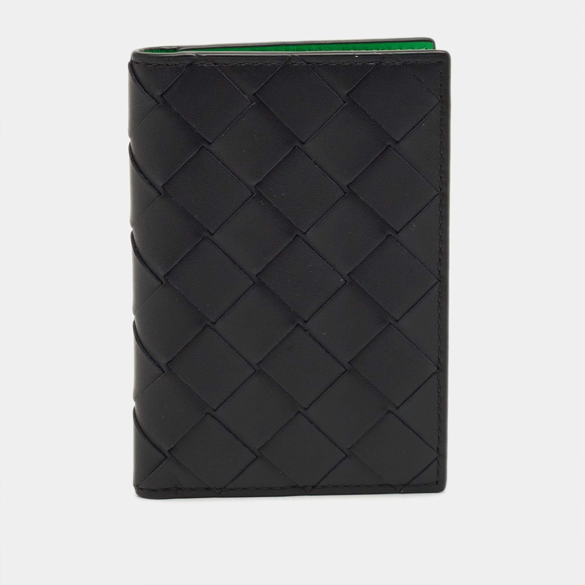 Pre Owned Bottega Veneta Black Intrecciato Leather Bifold Card Holder