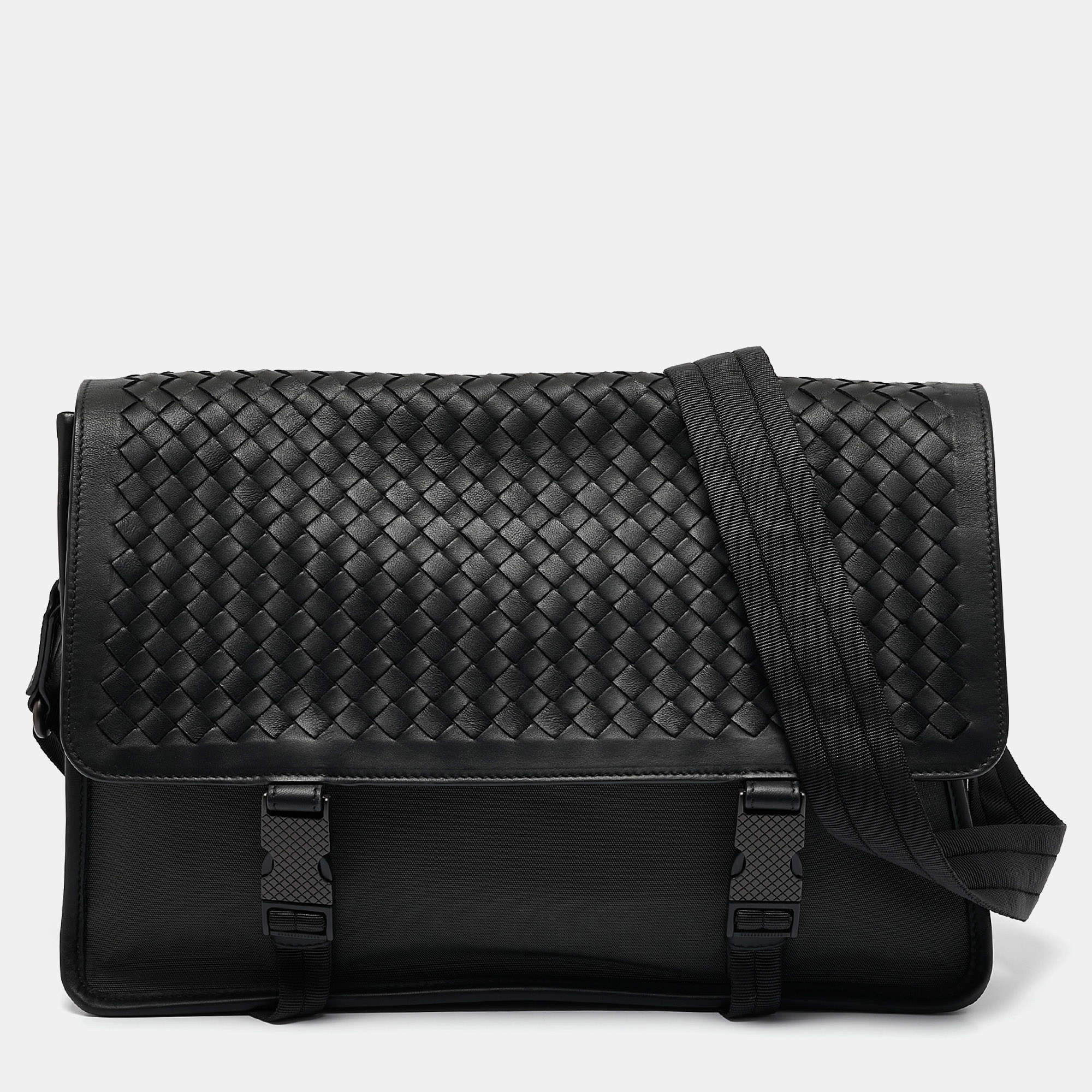 Bottega Veneta Black/Grey Intrecciato Leather and Nylon Messenger Bag