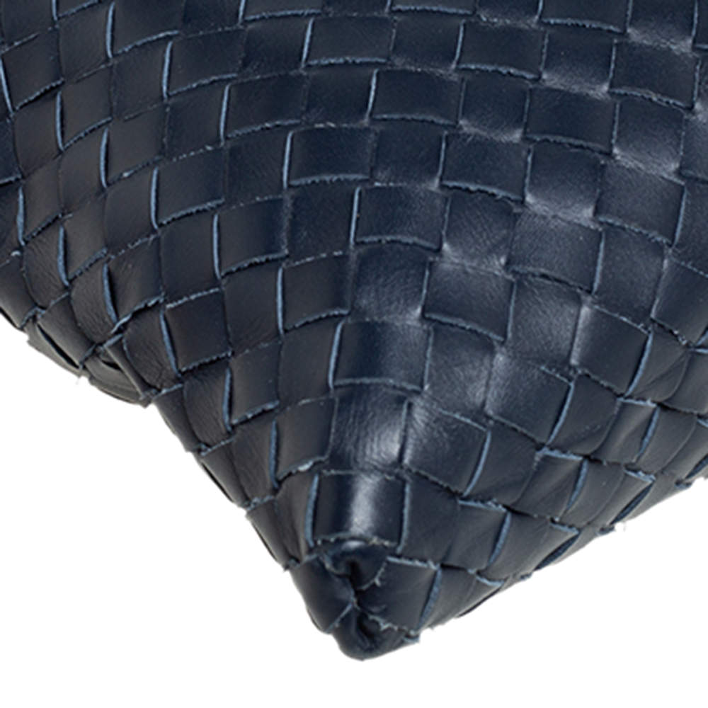 Bottega Veneta Intrecciato Leather Messenger Bag Blue ref.682182 - Joli  Closet