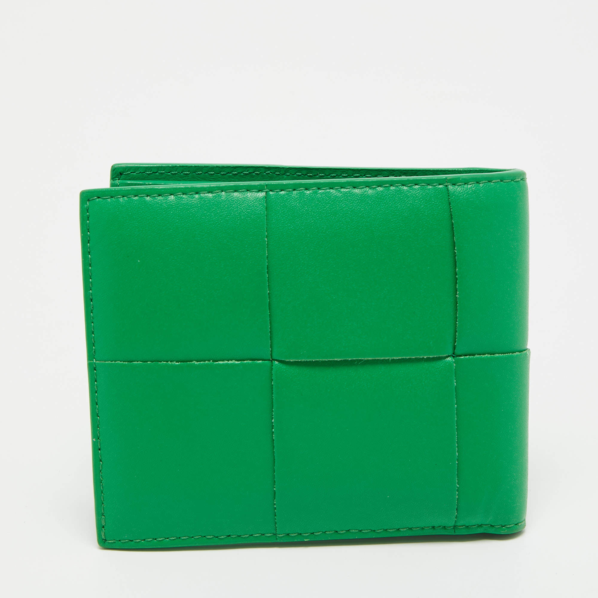 Pre Owned Bottega Veneta Green Intrecciato Leather Cassette Bifold Wallet