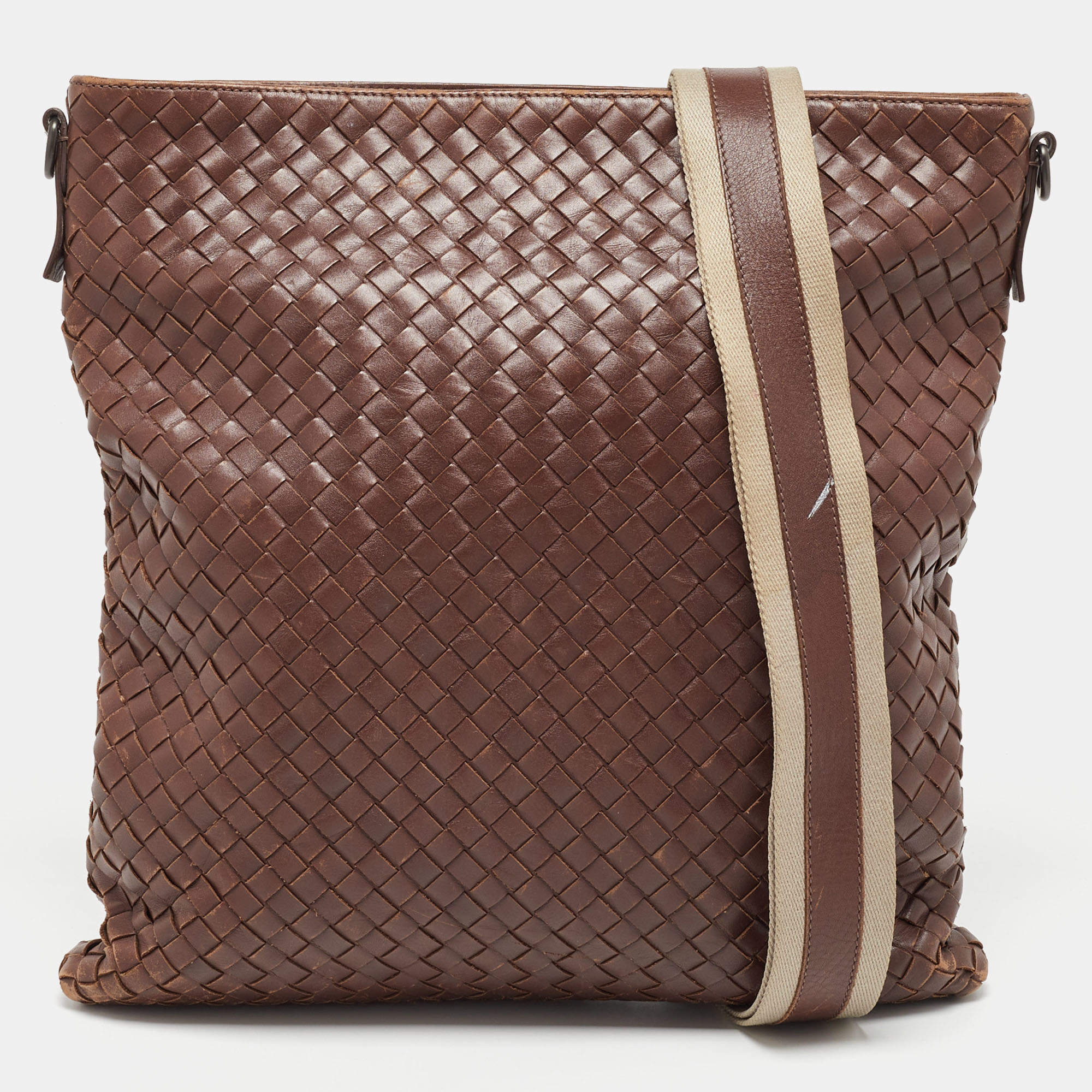 Pre Owned Bottega Veneta Brown Intrecciato Leather Messenger Bag
