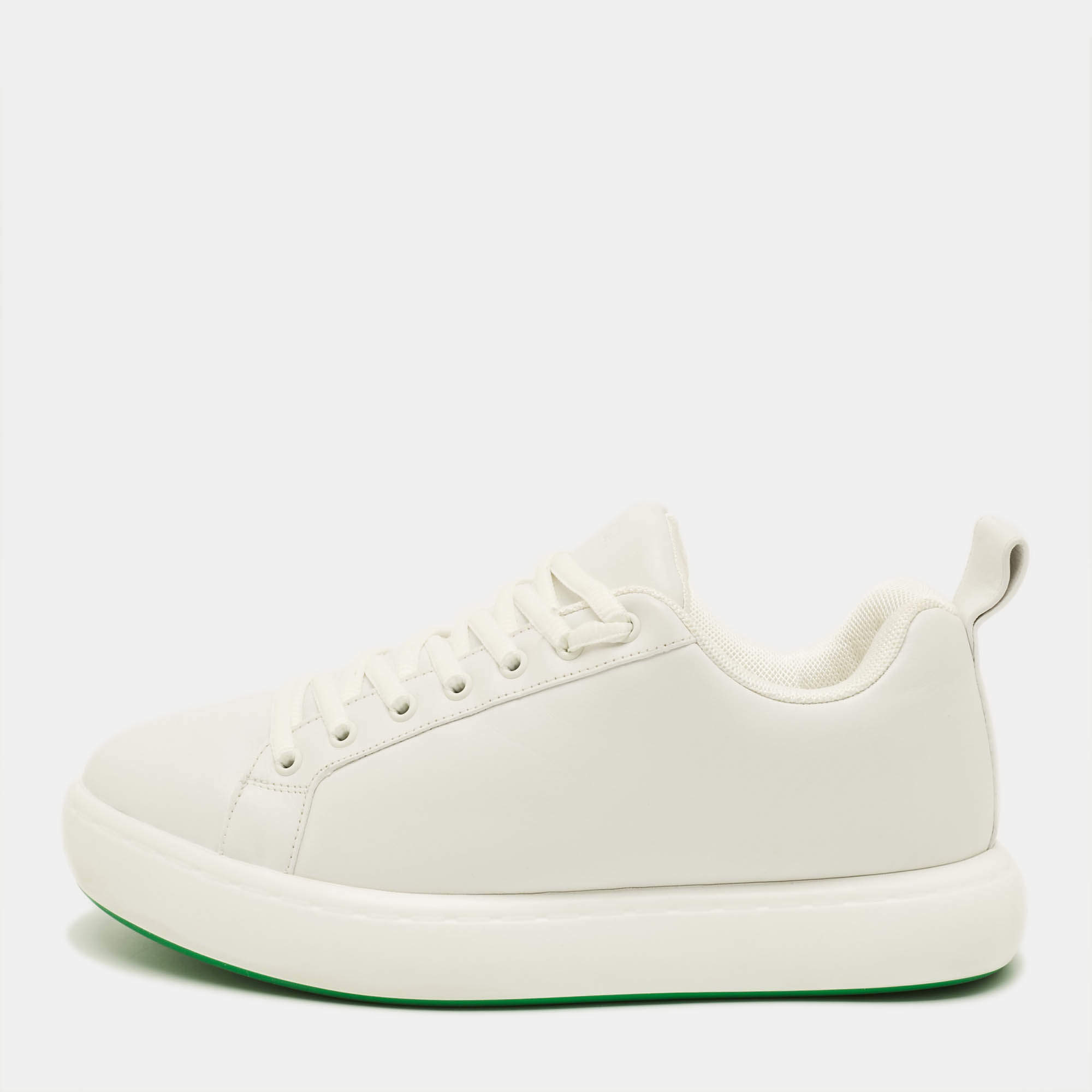 مملوكة مسبقًا Bottega Veneta Pillow Size 43 White Leather Low Top Sneakers