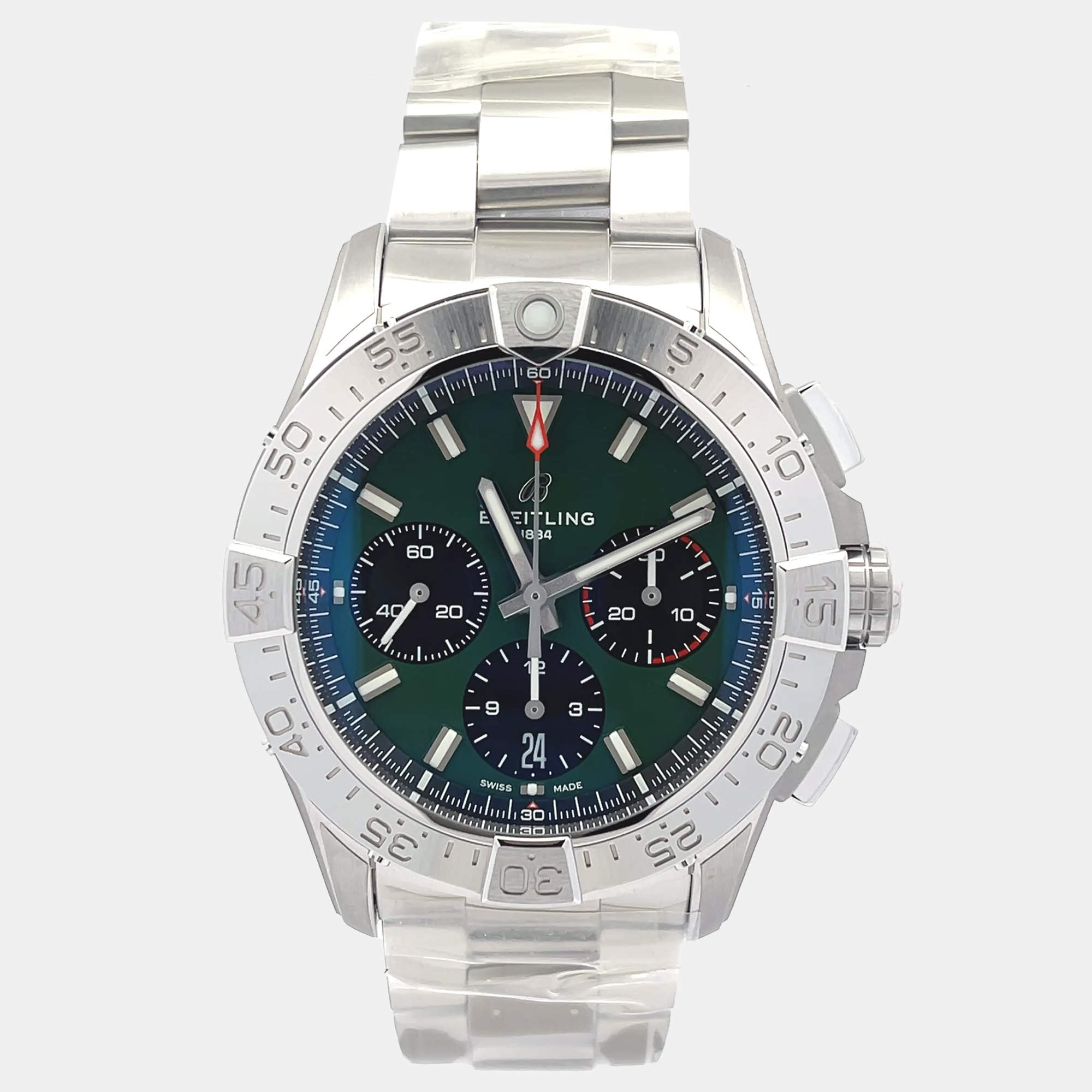 Pre Owned Breitling Avenger AB0146101L1A1 Automatic Green Stainless Steel Men’s Wristwatch 42 mm