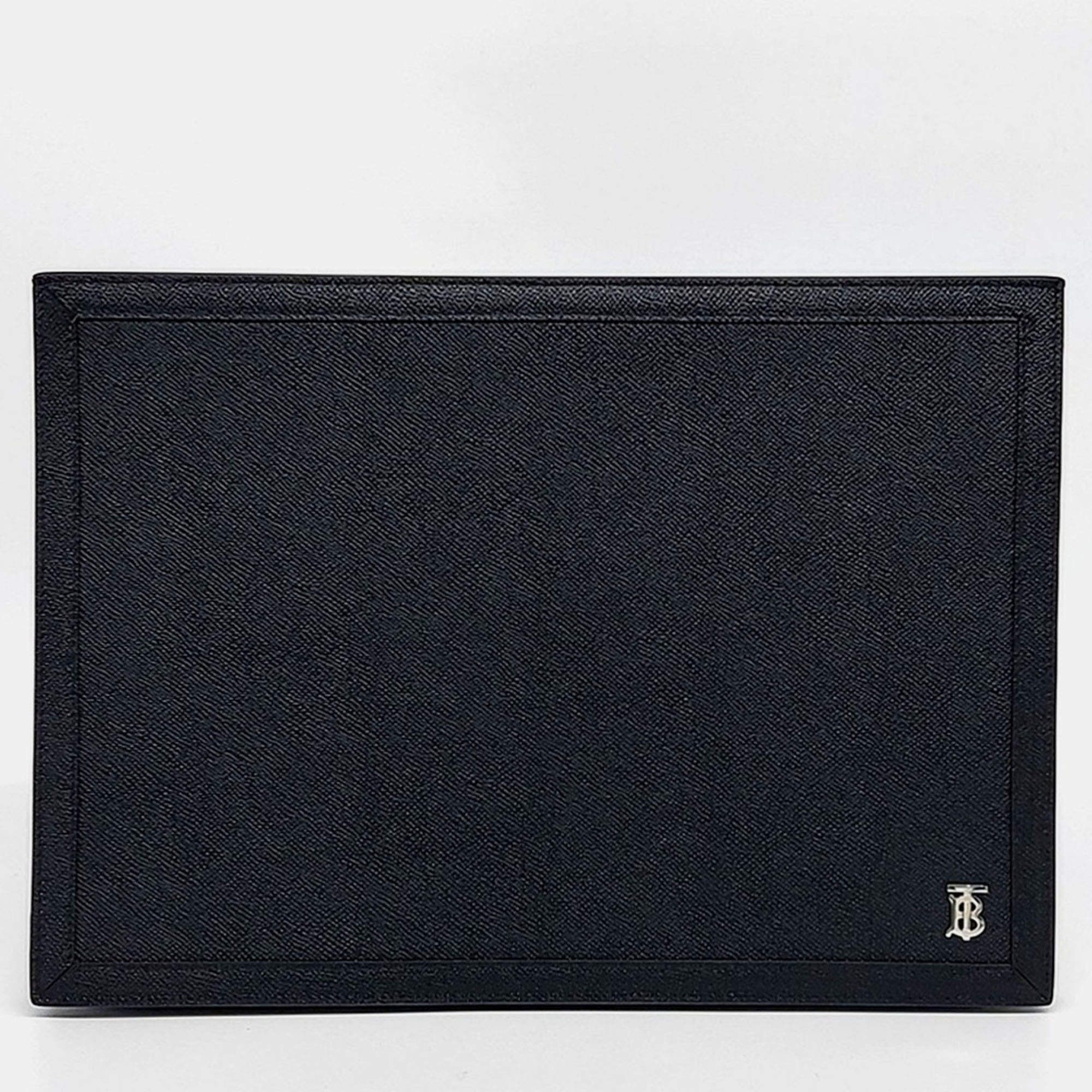 مملوكة مسبقًا حقيبة يد صغيرة بربري جلد أسود