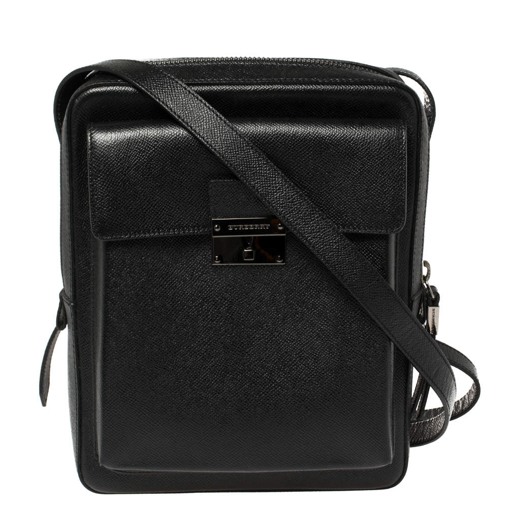 Pre Owned Burberry Black Leather Small Shaldon Messenger Bag