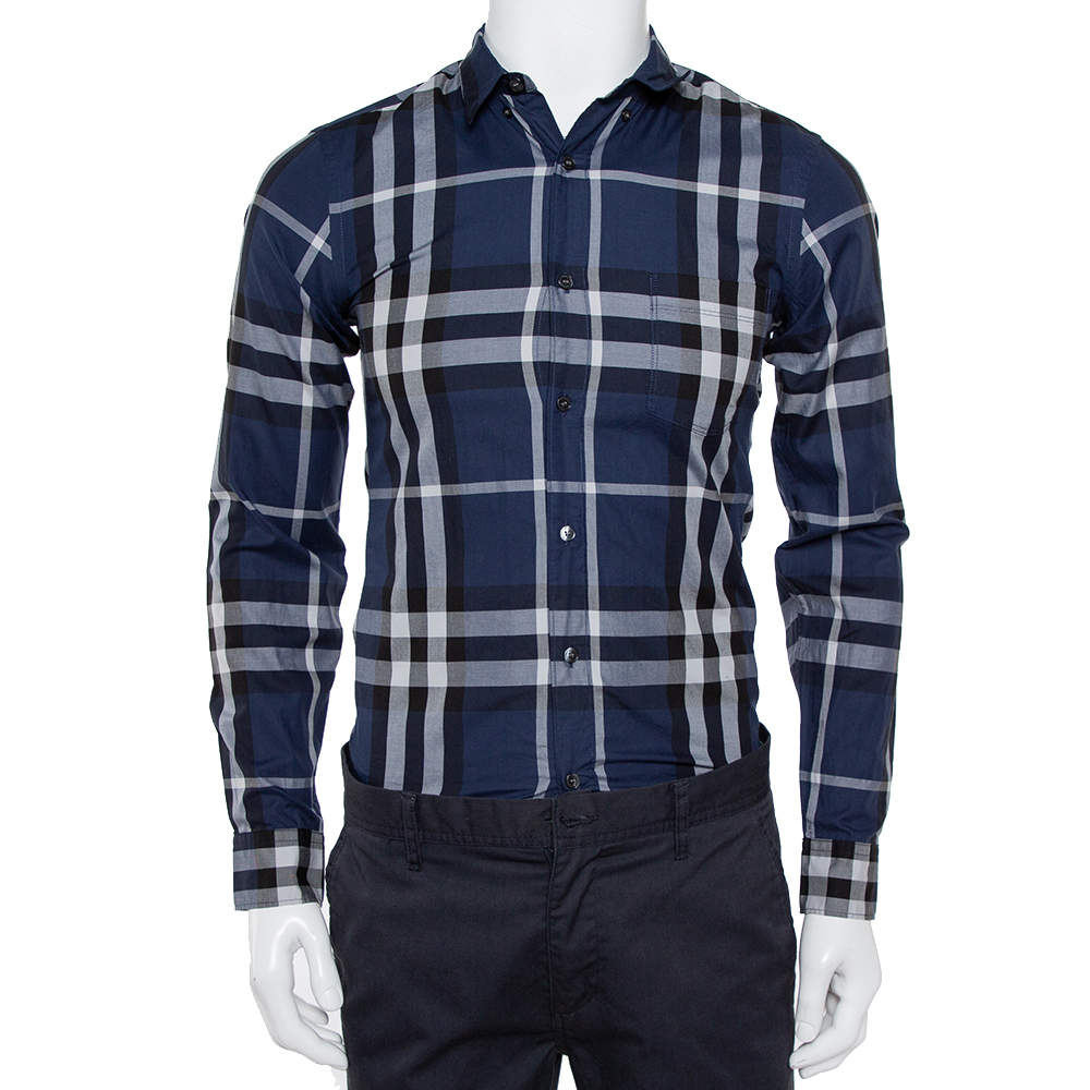 Pre Owned قميص بربري بريت قطن كاروهات أزرق كحلي بأزرار أمامية مقاس صغير جدًا - إكس سمول