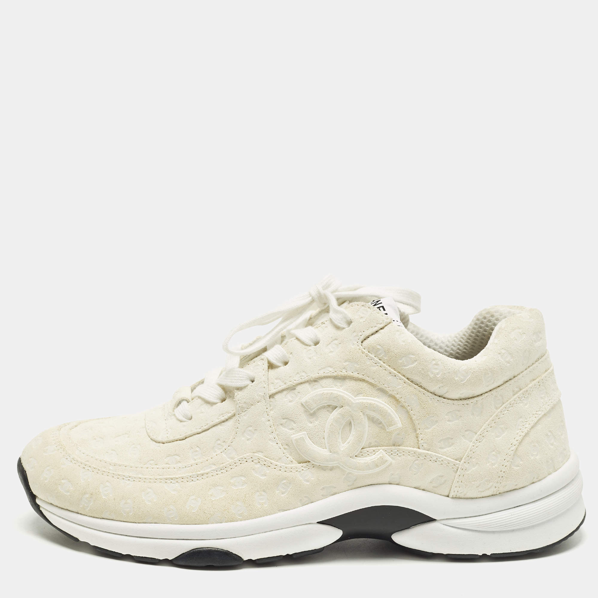 Pre Owned Chanel CC Size 41 Cream Suede Lace Up Sneakers