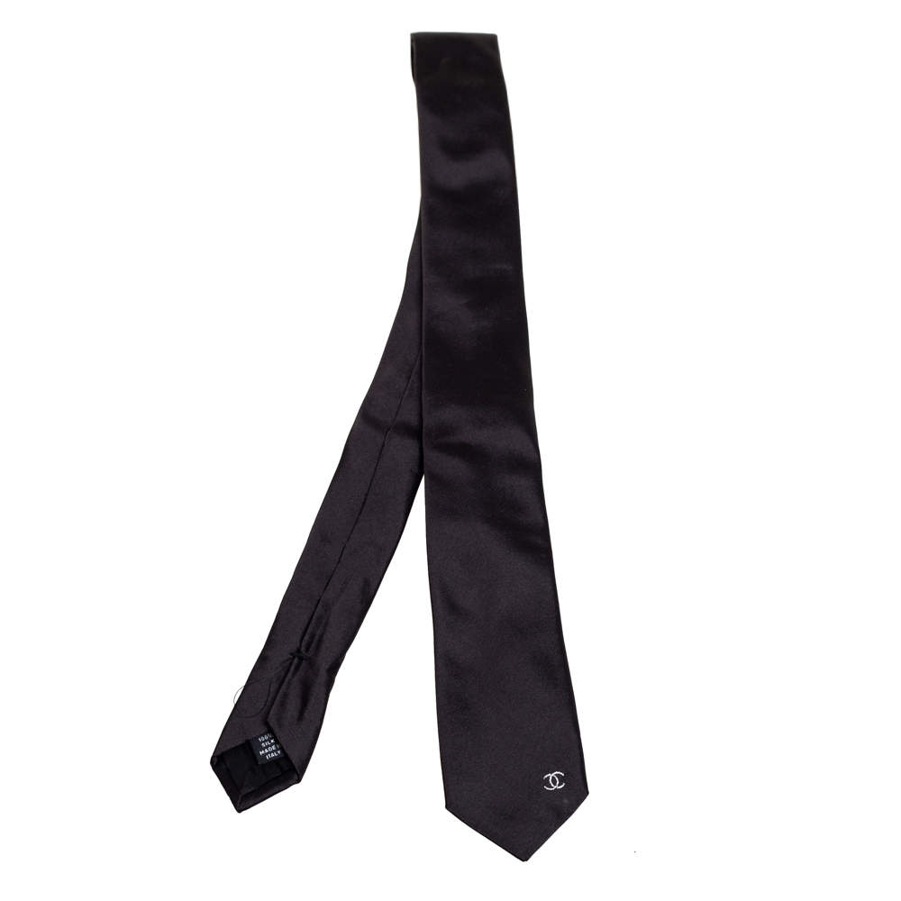 Pre Owned Chanel Black Logo Detail Skinny Silk Tie